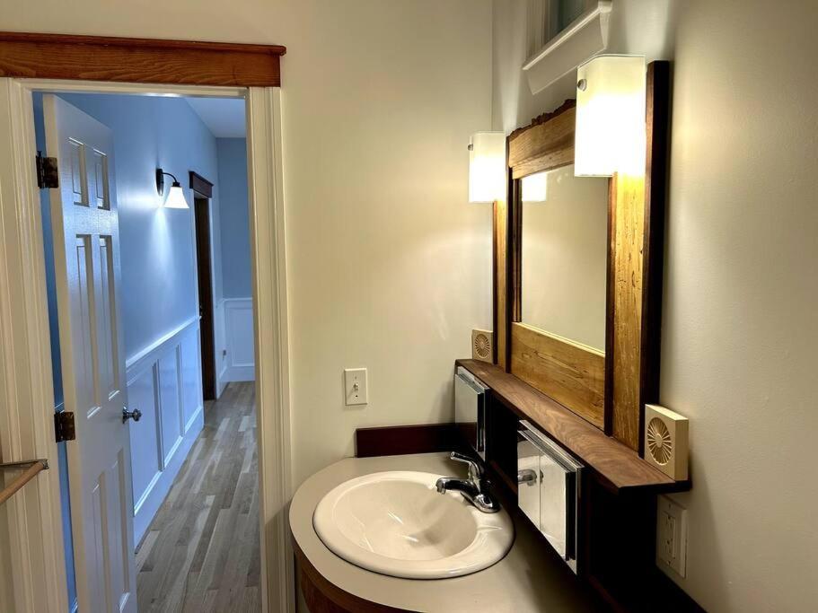 Spacious Medford Gem Exterior foto