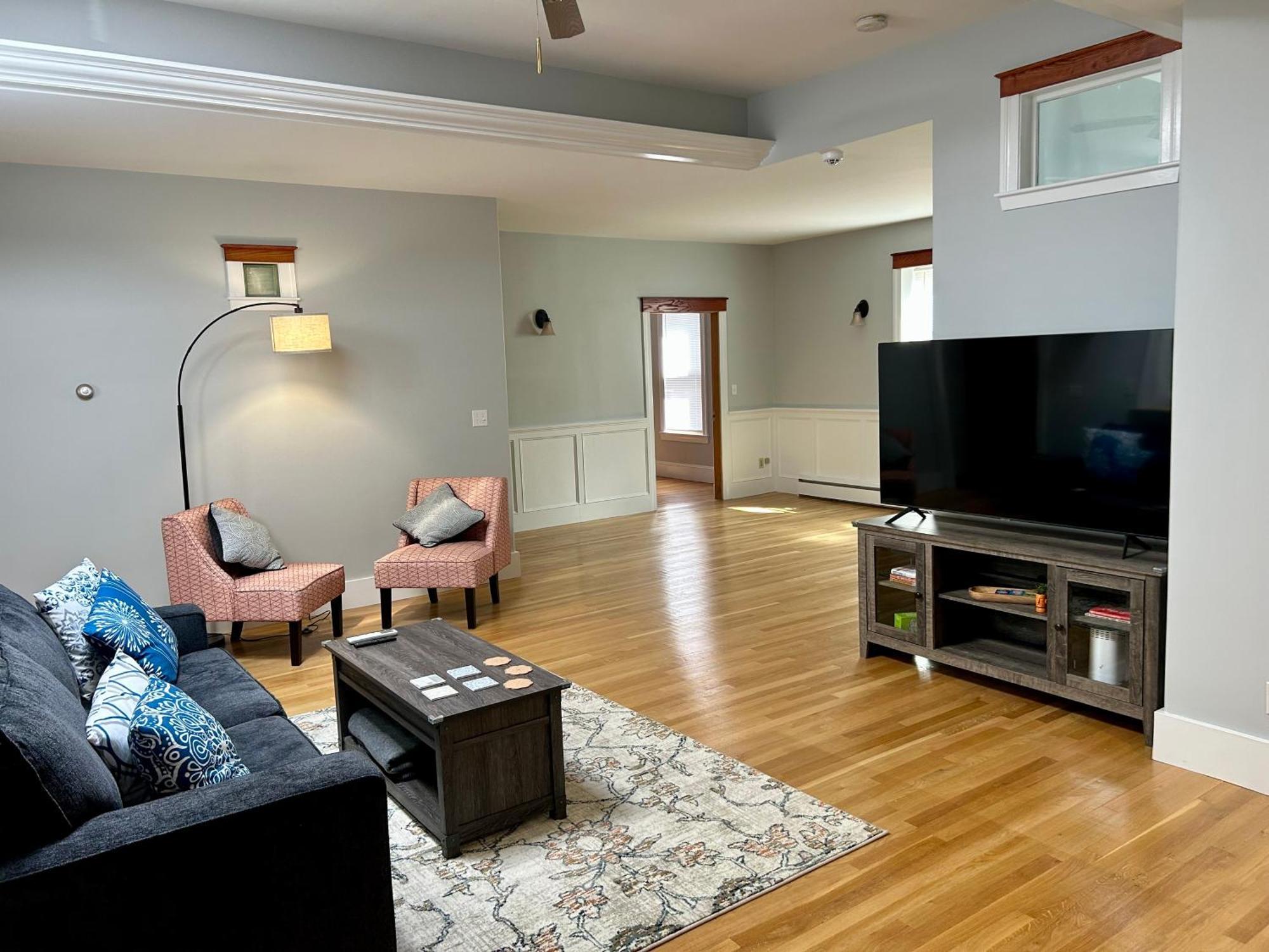 Spacious Medford Gem Exterior foto